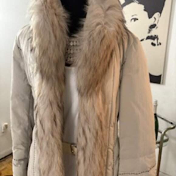 Fur trimmed down jacket - Picture 3 of 12